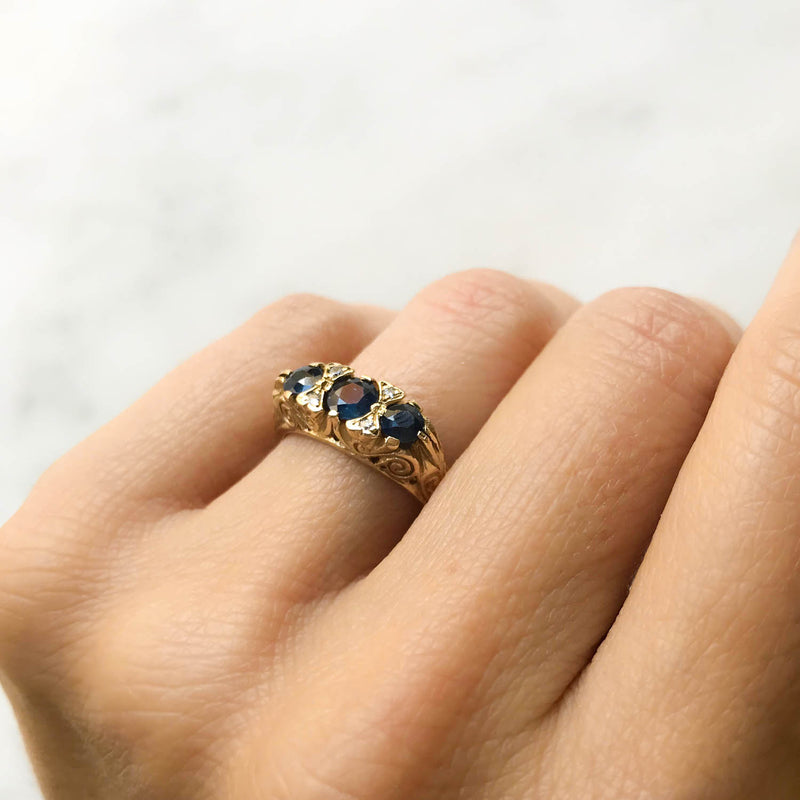 10K White Gold Three-Stone Round Engagement Ring 84177-10KW | Lennon's W.B.  Wilcox Jewelers | New Hartford, NY
